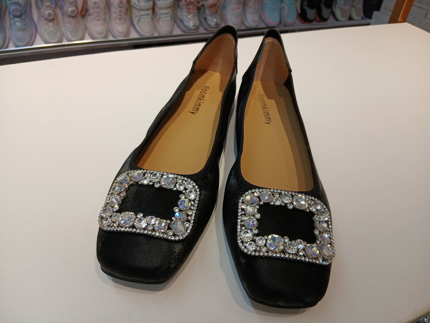 SMOOTH SUEDE BLACK FLAT SHOES