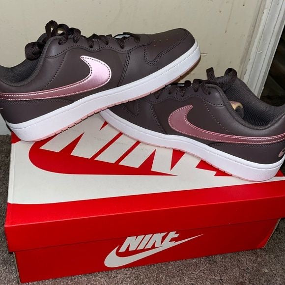 NIKE LADIES DUNK SNEAKERS