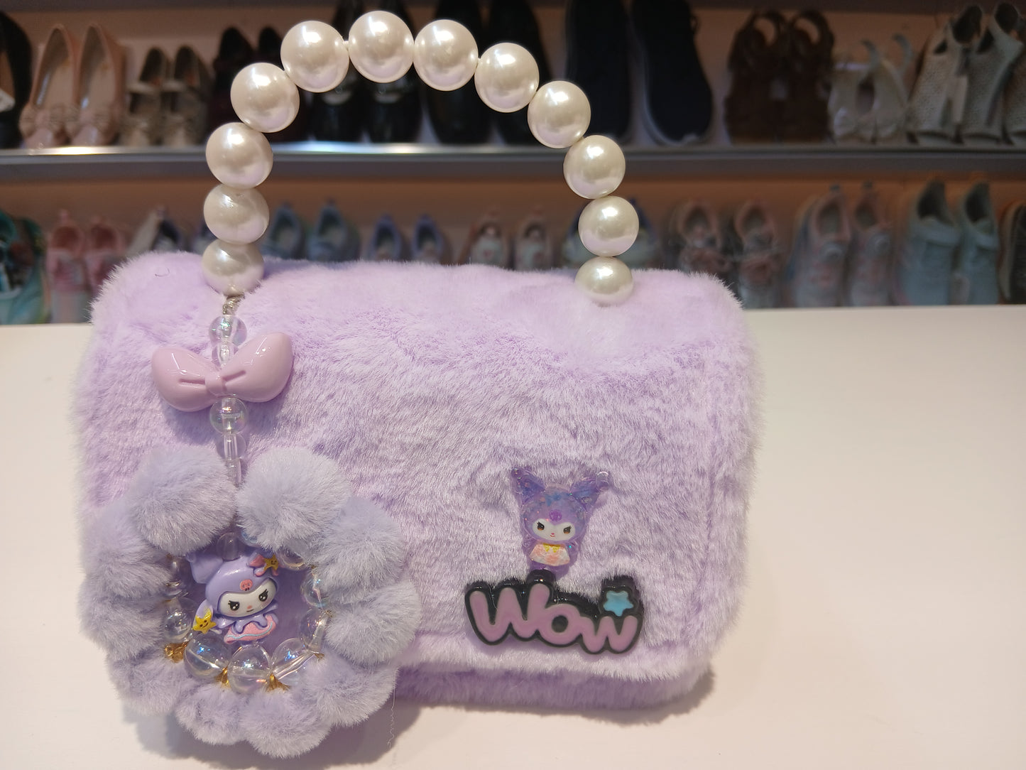 A COMFORTABLE,CLASSIC CHECKERED BAG FOR KIDS