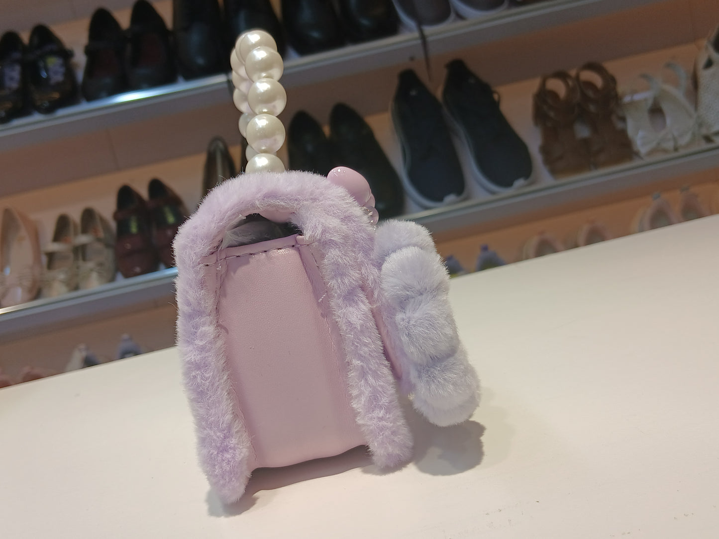 A COMFORTABLE,CLASSIC CHECKERED BAG FOR KIDS