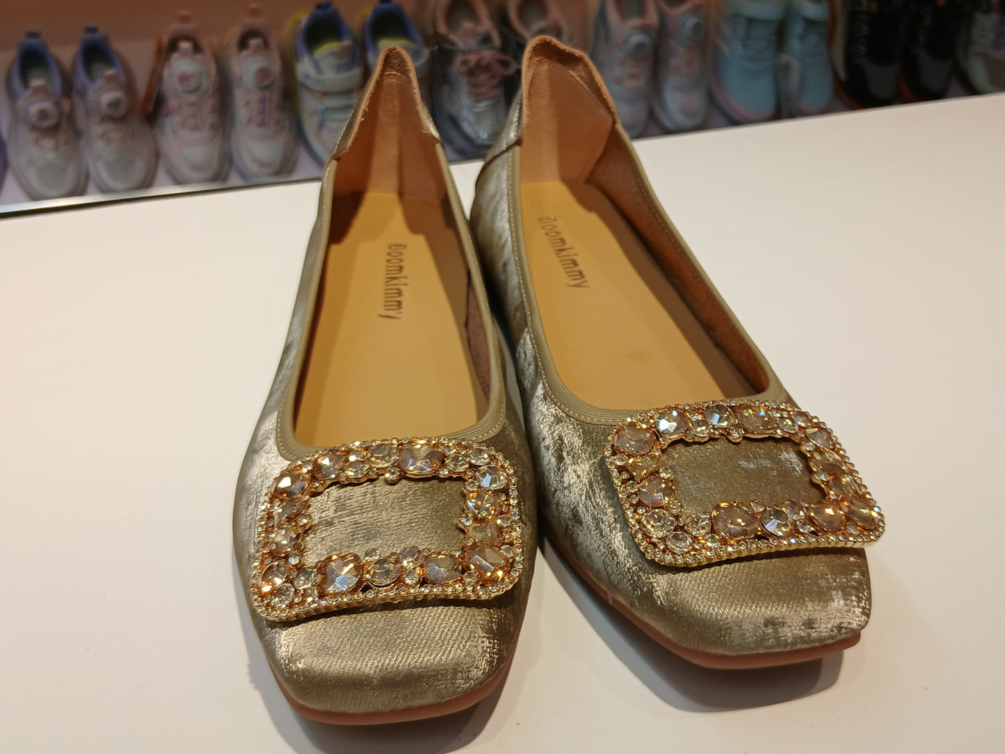 SMOOTH SUEDE GOLD FLAT SHOES