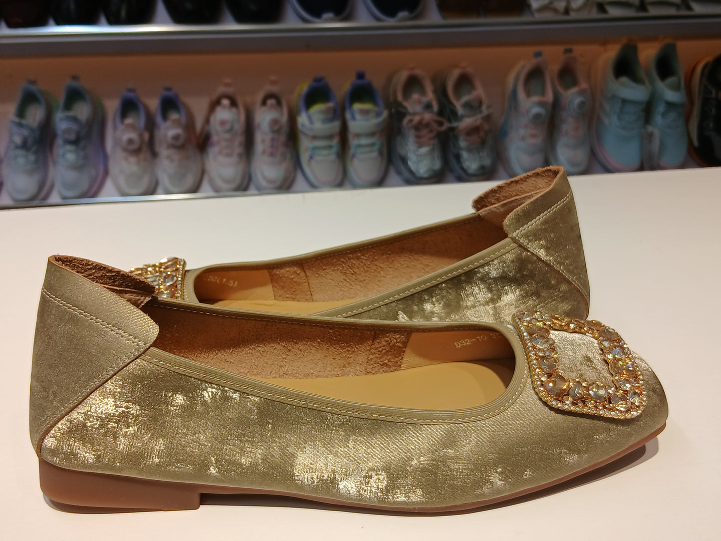 SMOOTH SUEDE GOLD FLAT SHOES