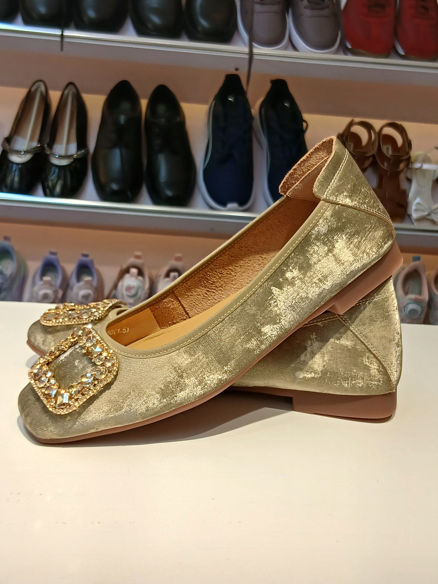 SMOOTH SUEDE GOLD FLAT SHOES