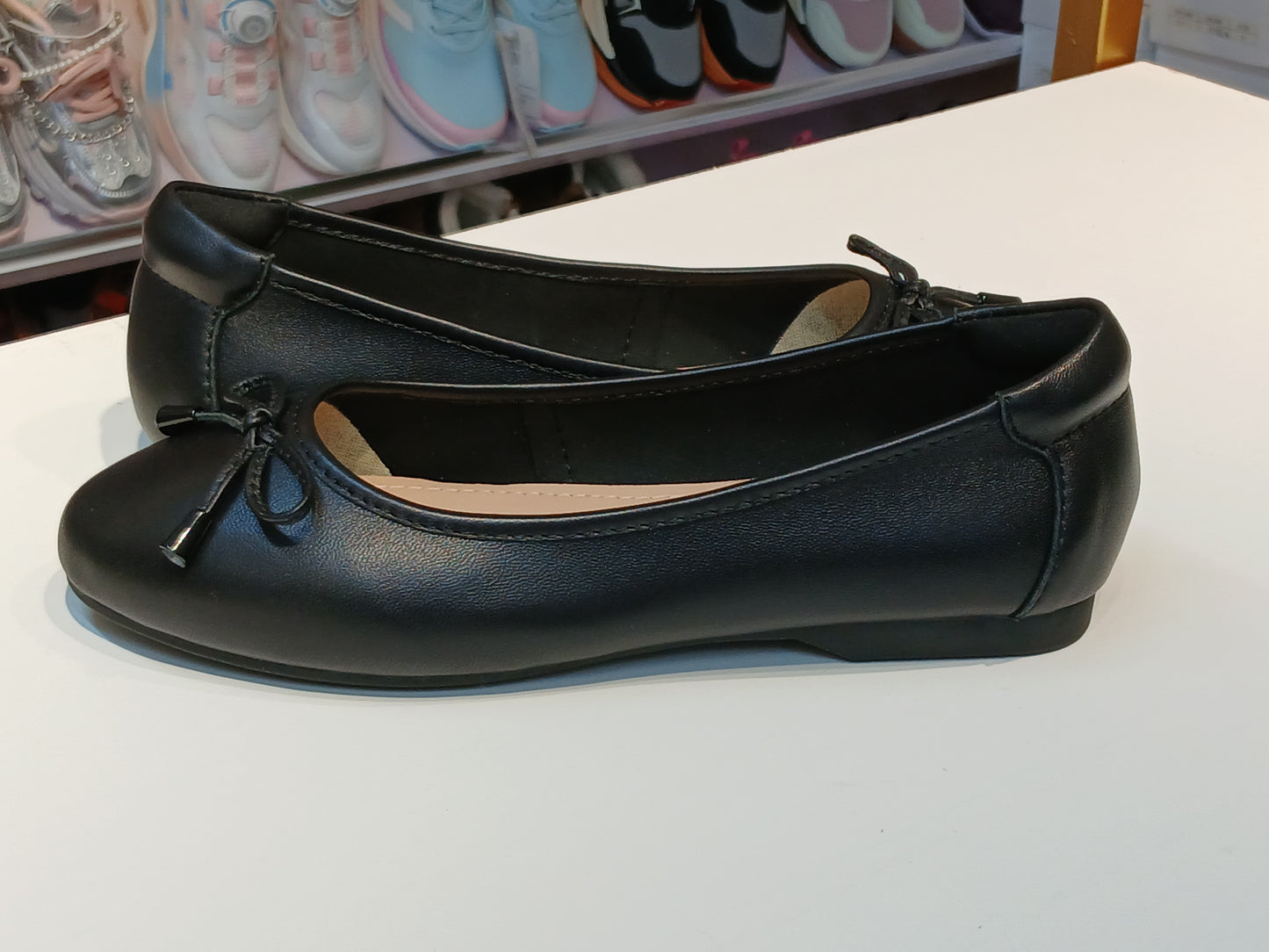 CLASSIC,ELEGANT & COMFORTABLE FLATS. (BLACK,GOLD,PINK,SILVER,ROSE-GOLD)