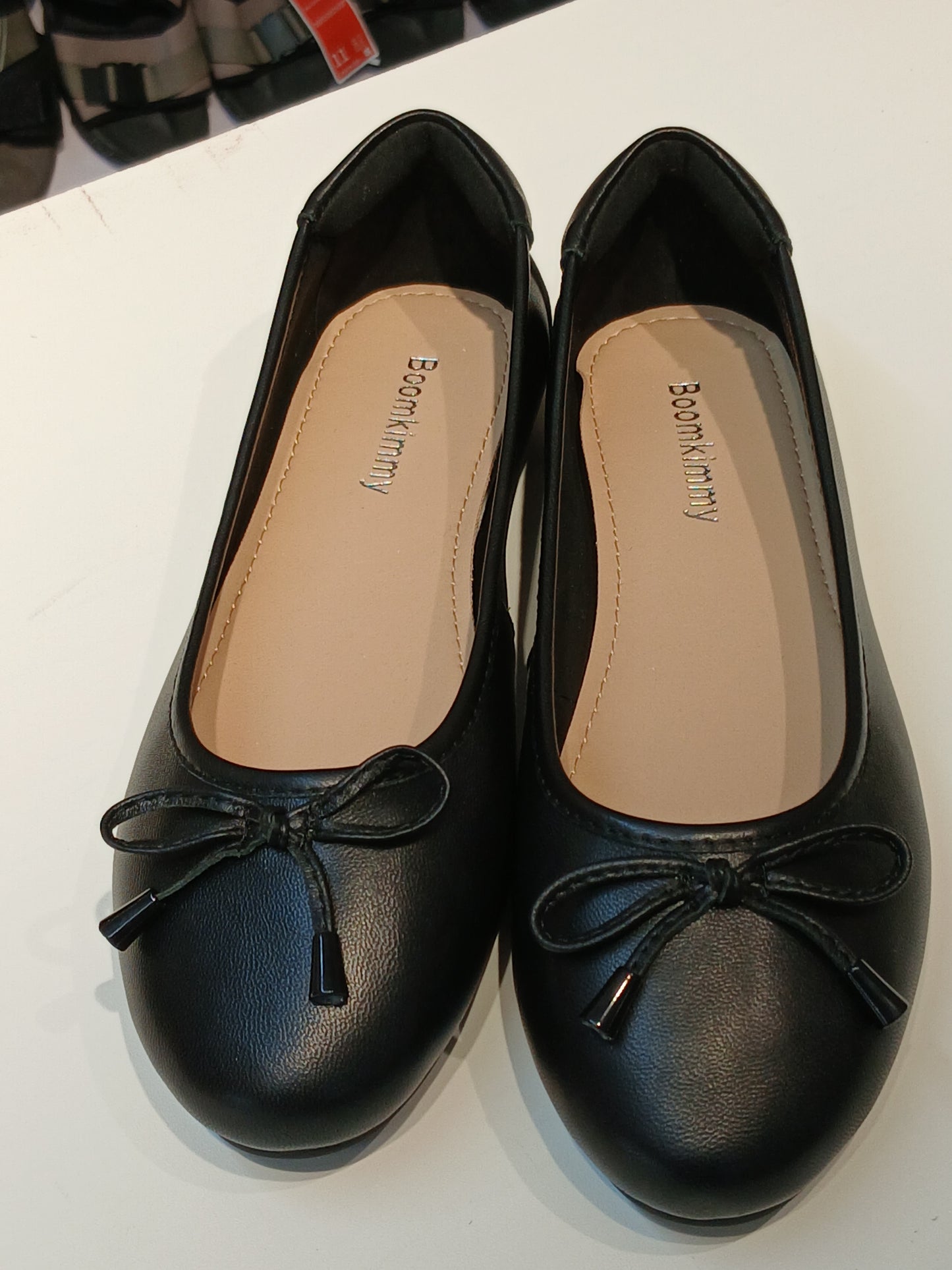 CLASSIC,ELEGANT & COMFORTABLE FLATS. (BLACK,GOLD,PINK,SILVER,ROSE-GOLD)