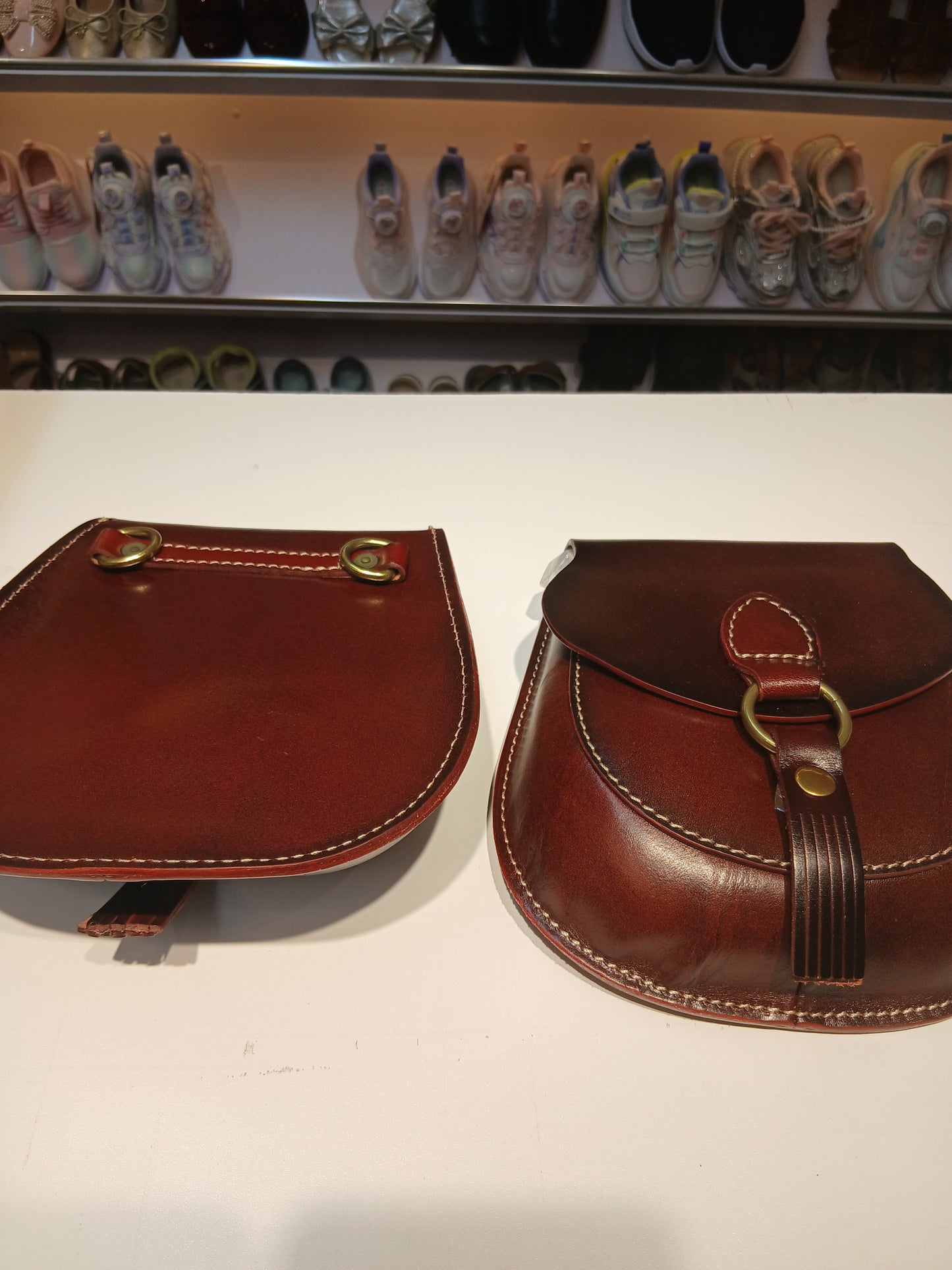 REFINED CLASSIC LEATHER BAGS