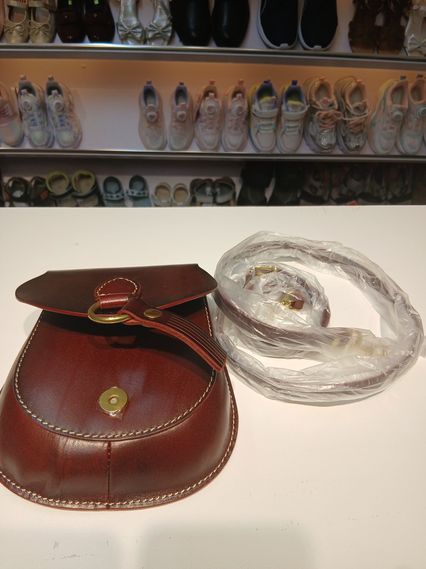REFINED CLASSIC LEATHER BAGS