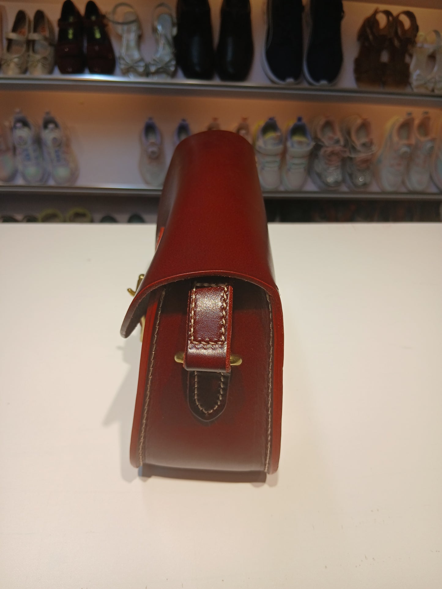 REFINED CLASSIC LEATHER BAGS