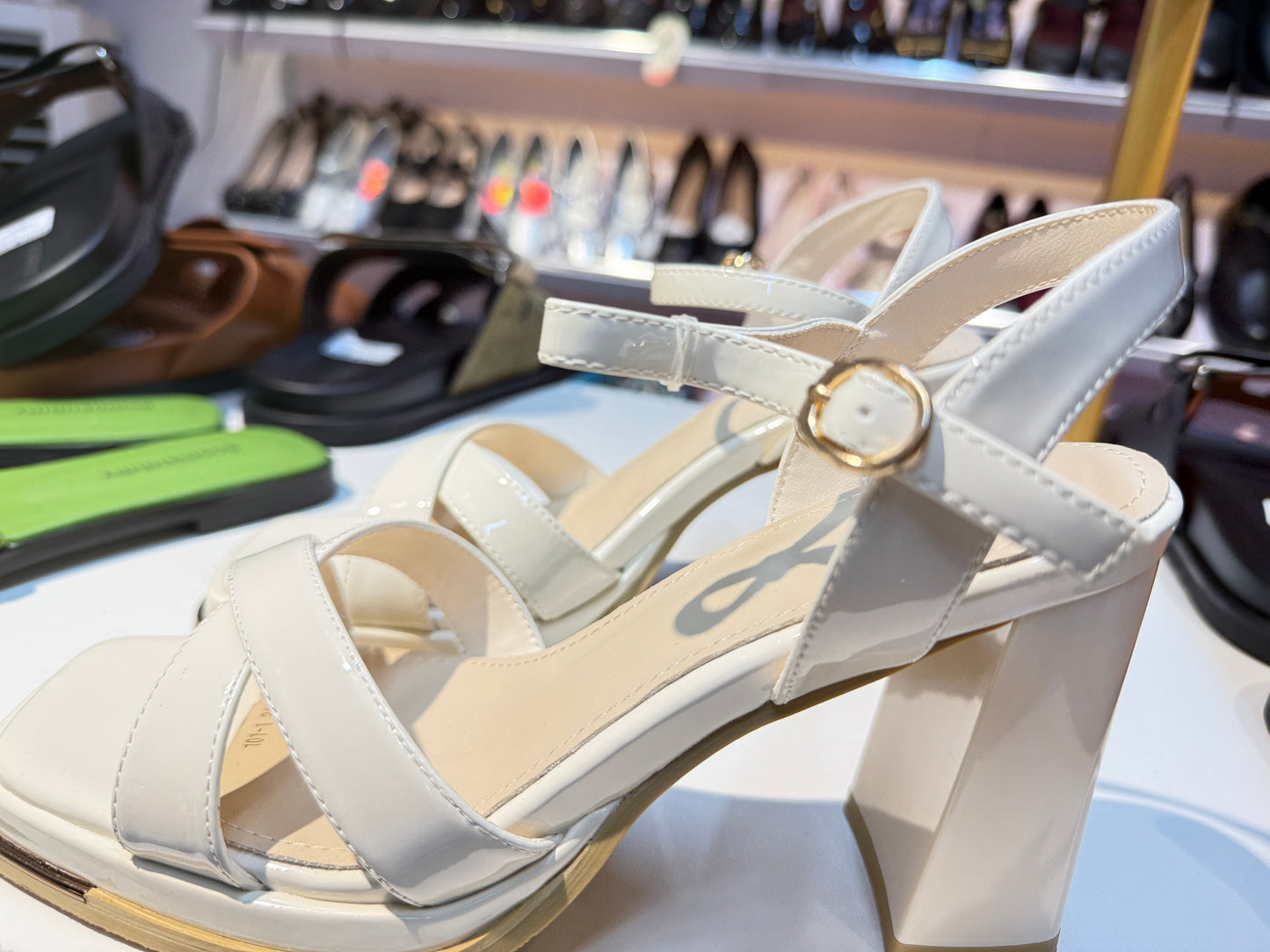 PATENT WHITE ELEGANT HIGH HEELS