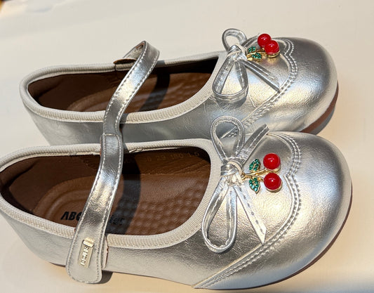 SUBTLE SOFT SILVER FLAT SHOES